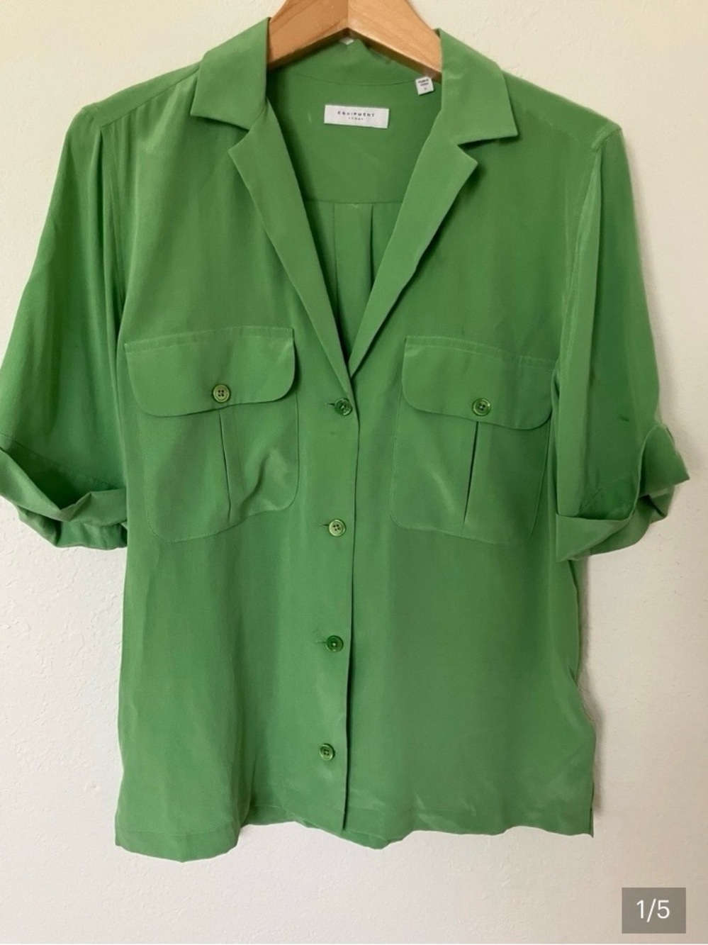 Equipment Women’s Green s/s Silk Button-Up Top. Sz S